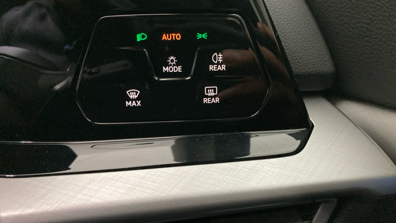 Volkswagen Golf 1.0 TSI Life 5dr Petrol Hatchback